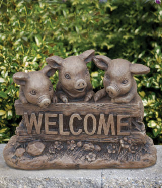 Pigs Welcome Garden Sculpture